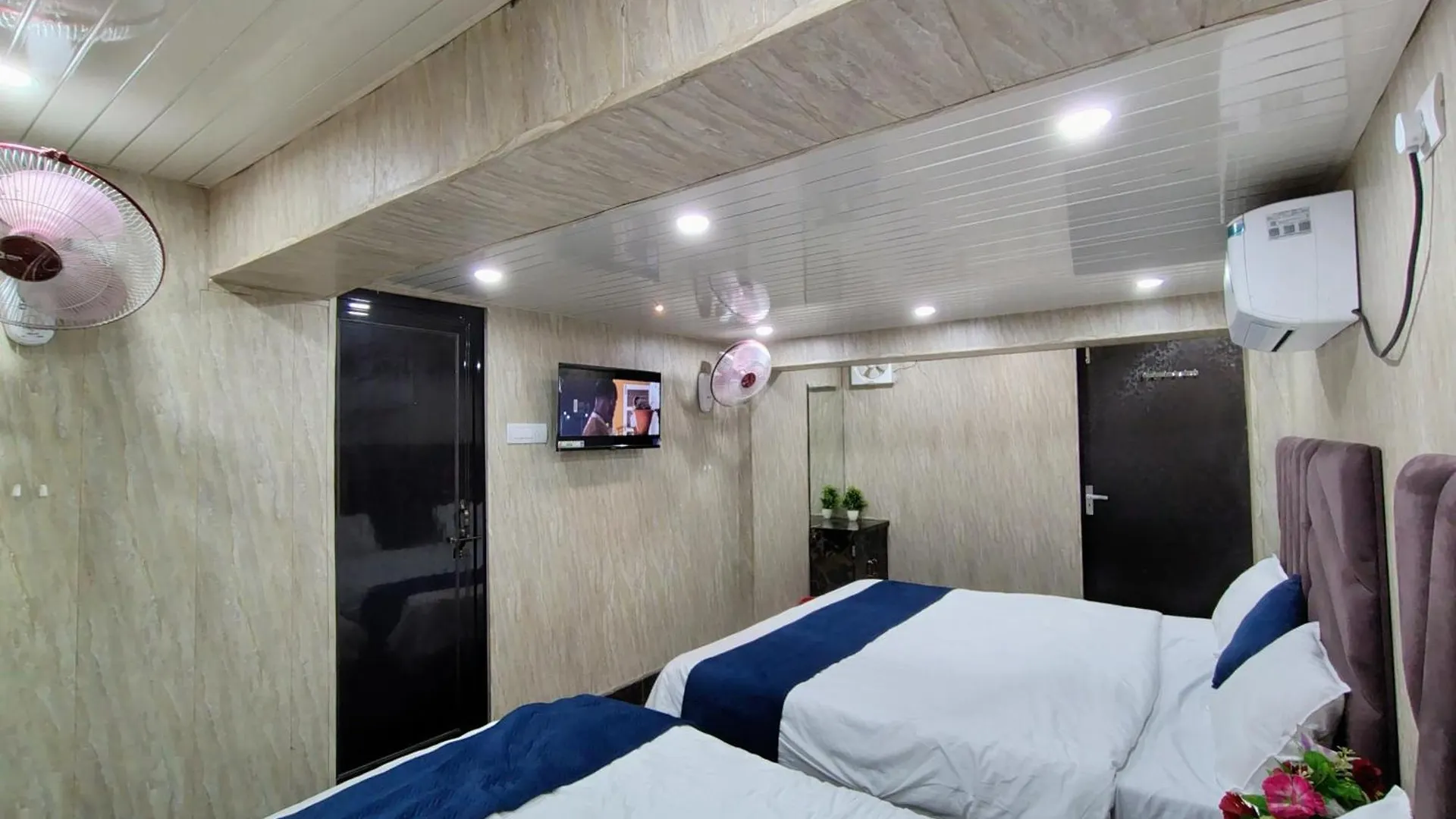 Shree Laxman Guest House Benares India
