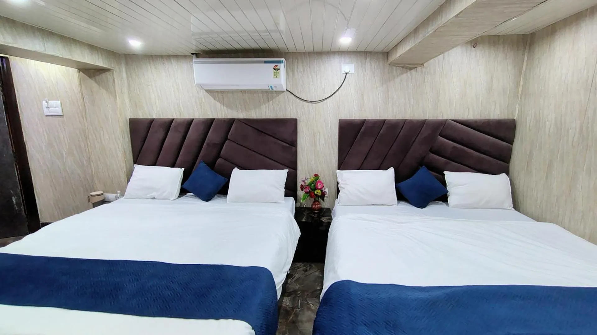 Shree Laxman Guest House Benares 0*,  India