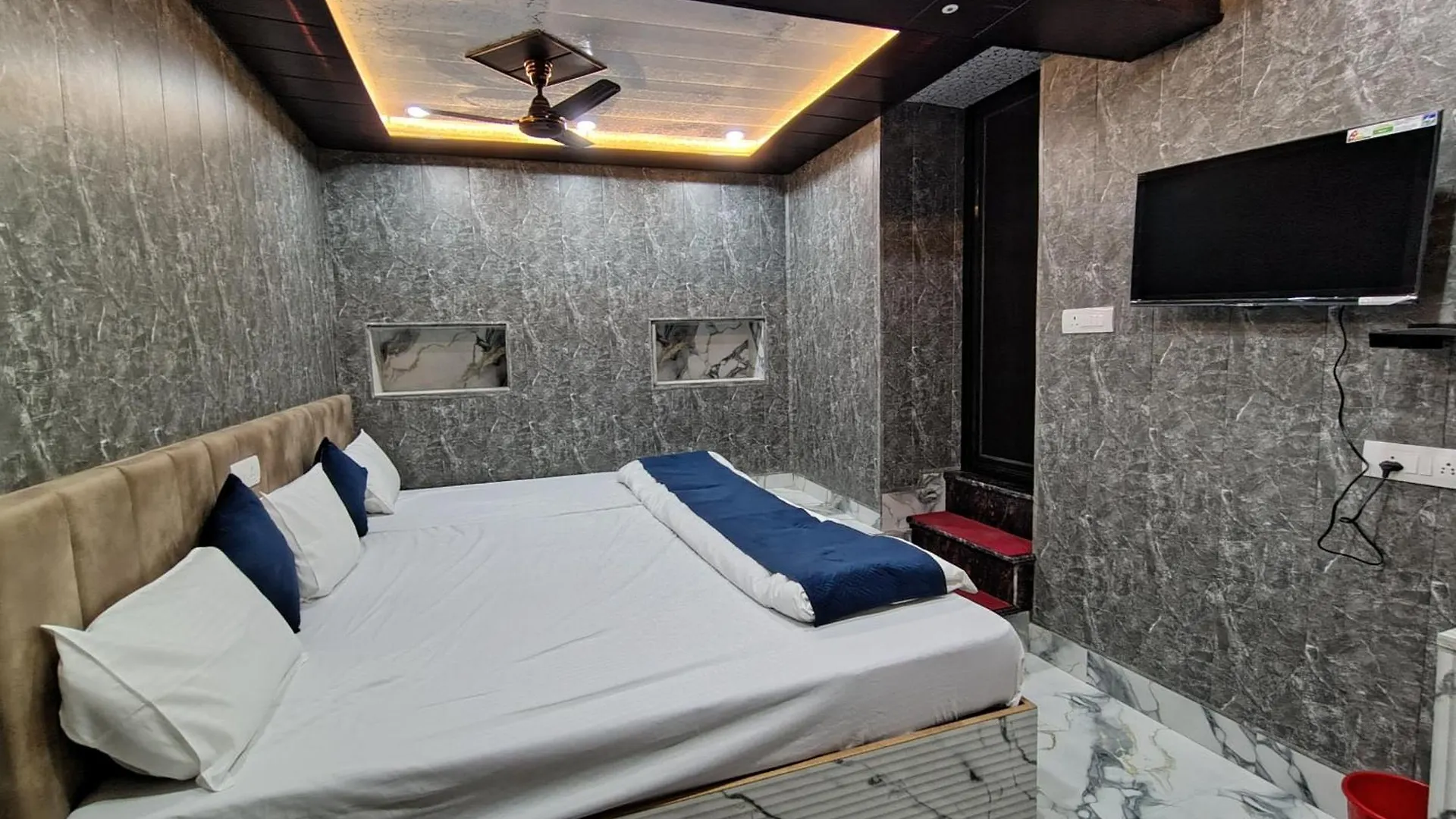 Shree Laxman Guest House Benares India